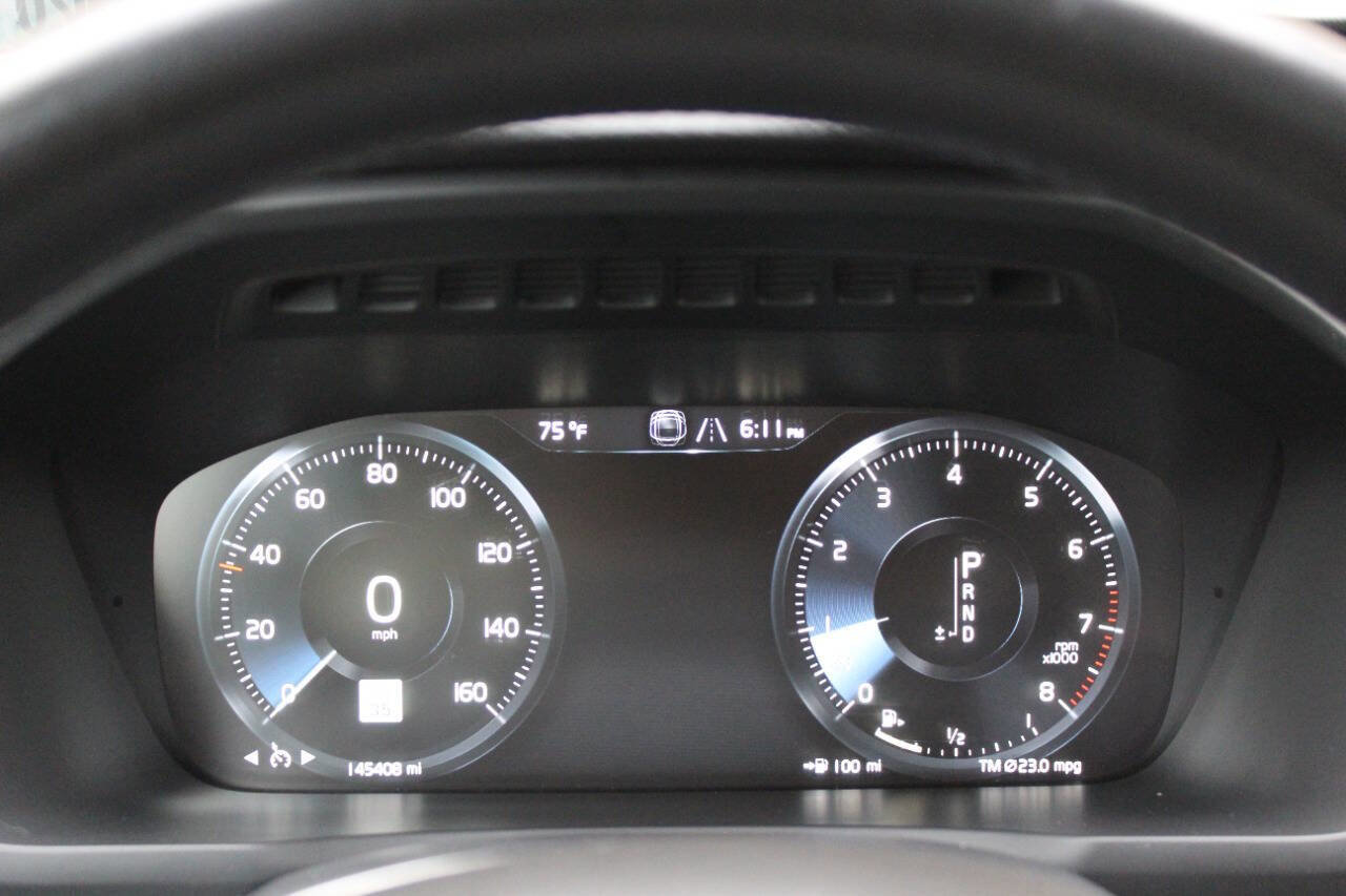 Used 2016 Volvo XC90 T6 Momentum image 31