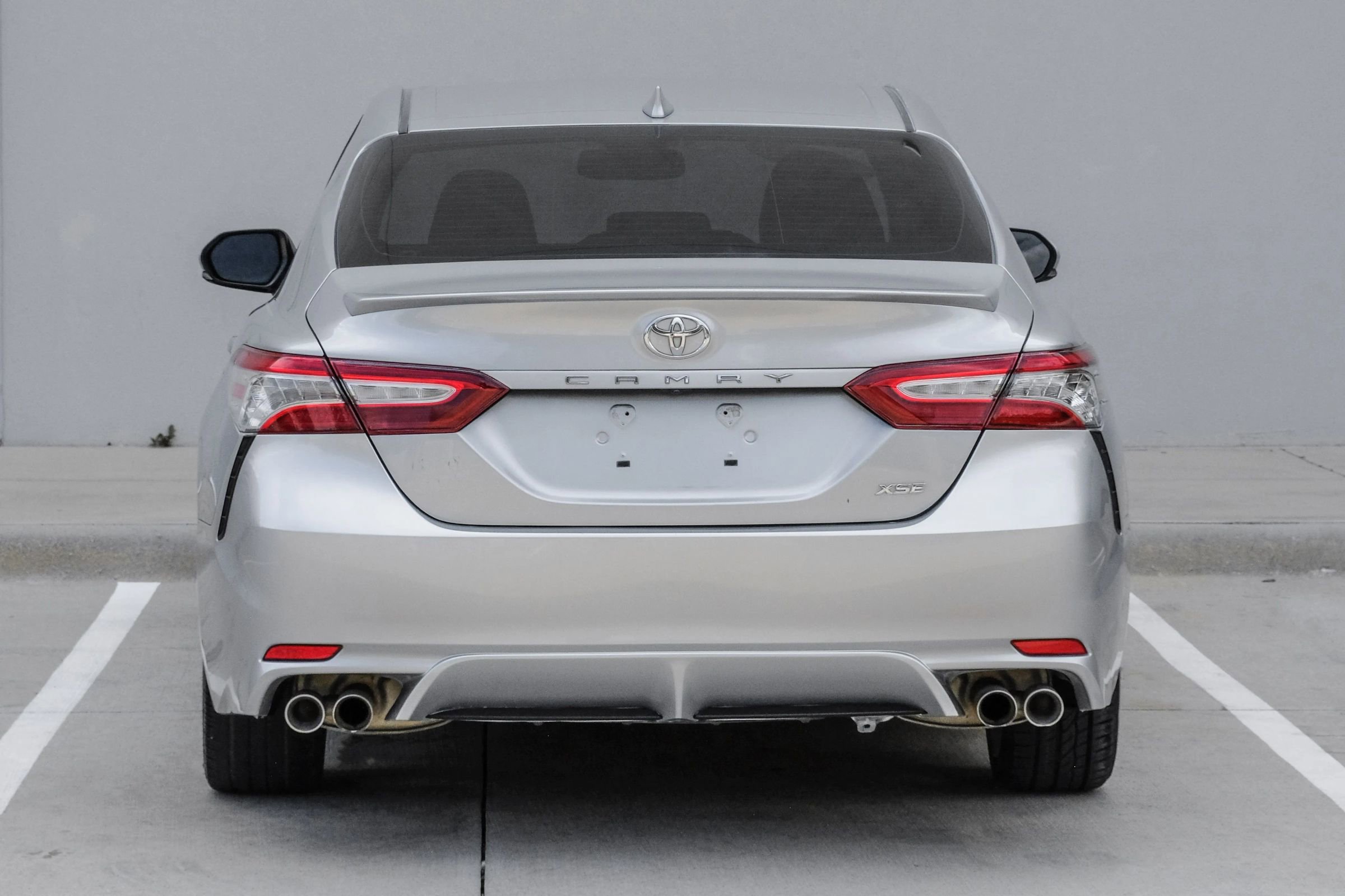 Used 2020 Toyota Camry XSE FWD image 8