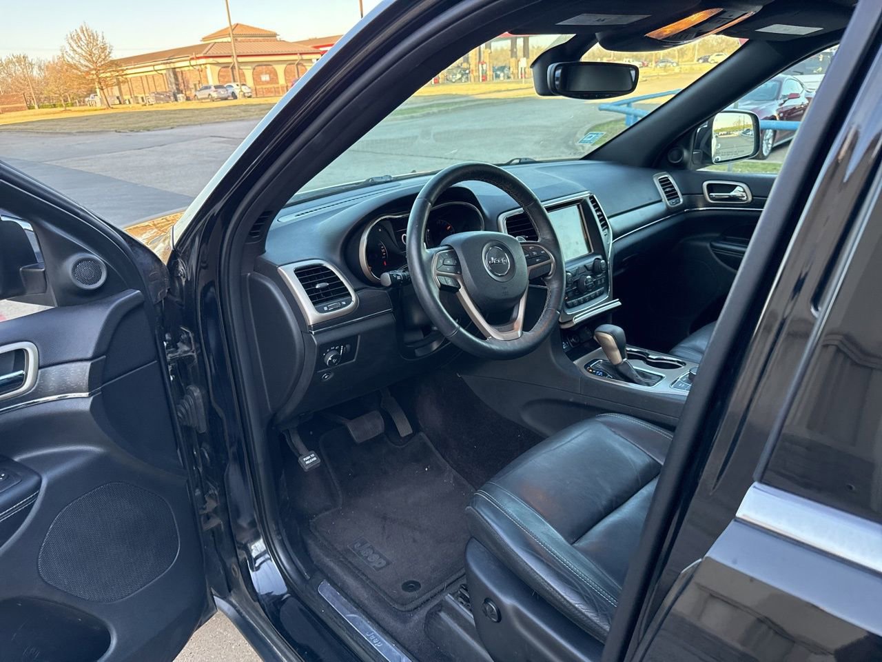 Used 2017 Jeep Grand Cherokee Limited image 20