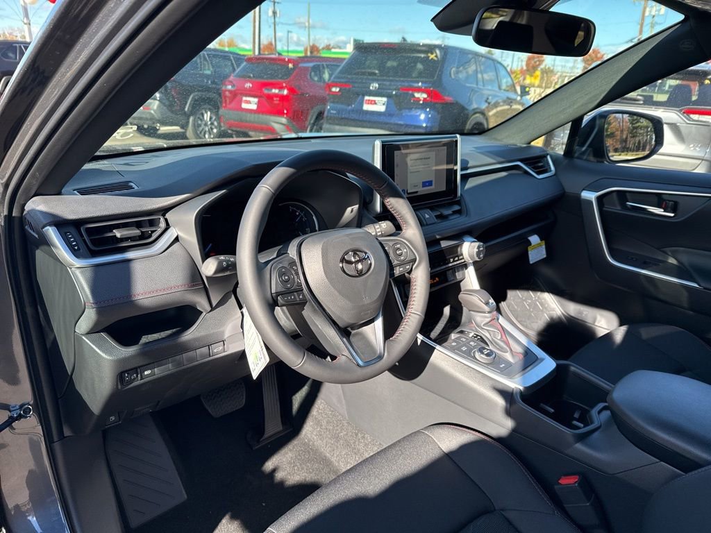 New 2025 Toyota RAV4 SE image 10