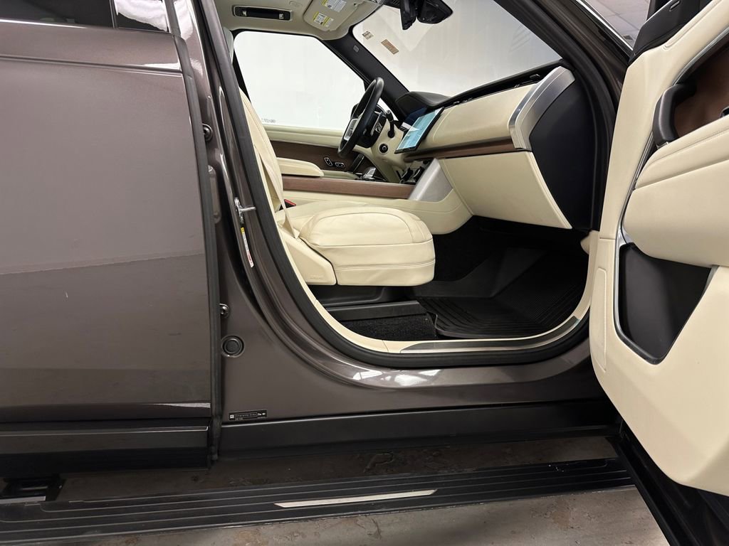 Used 2023 Land Rover Range Rover SE image 17