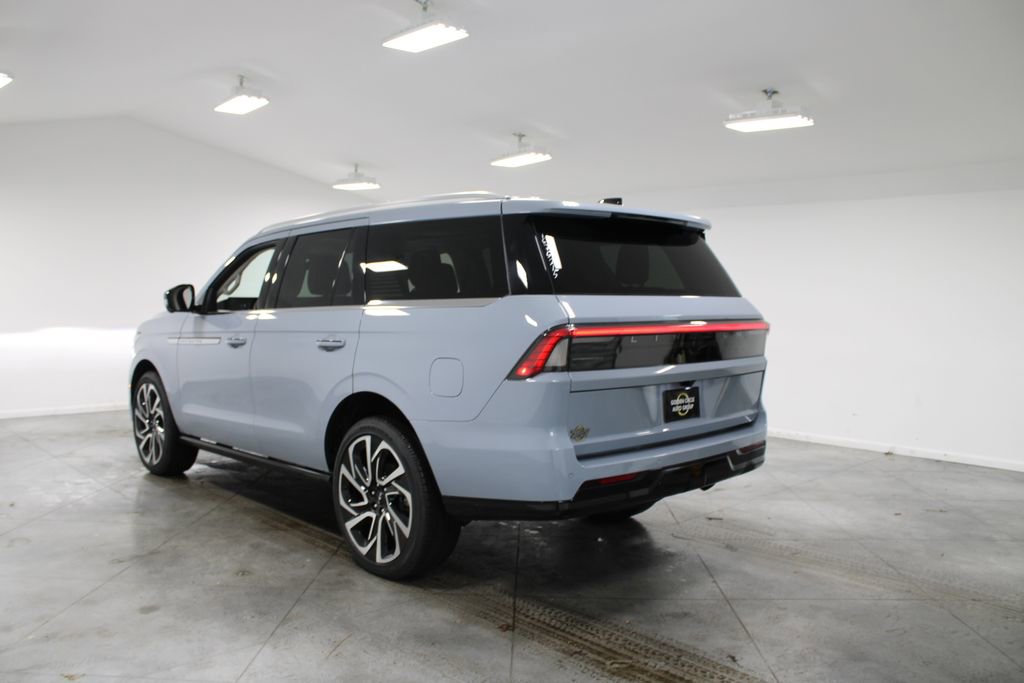 New 2026 Lincoln Navigator Reserve image 6