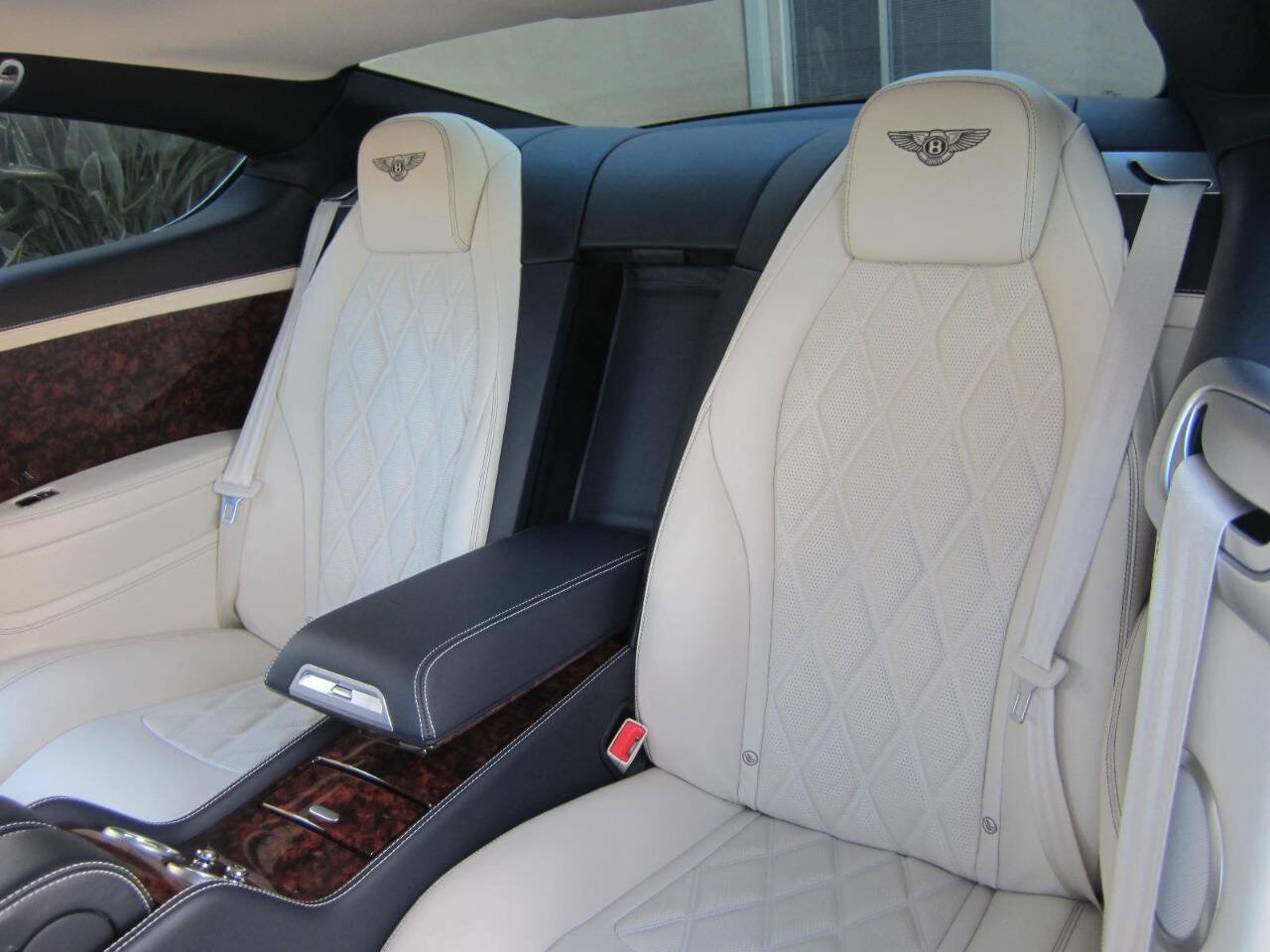 Used 2015 Bentley Continental GT image 18