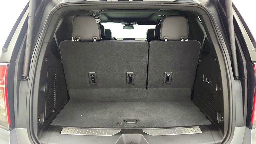 Used 2023 Chevrolet Tahoe Z71 w/ Luxury Package image 24