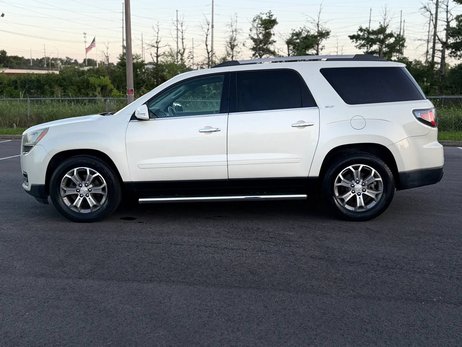 Used 2014 GMC Acadia SLT AWD/4WD image 2