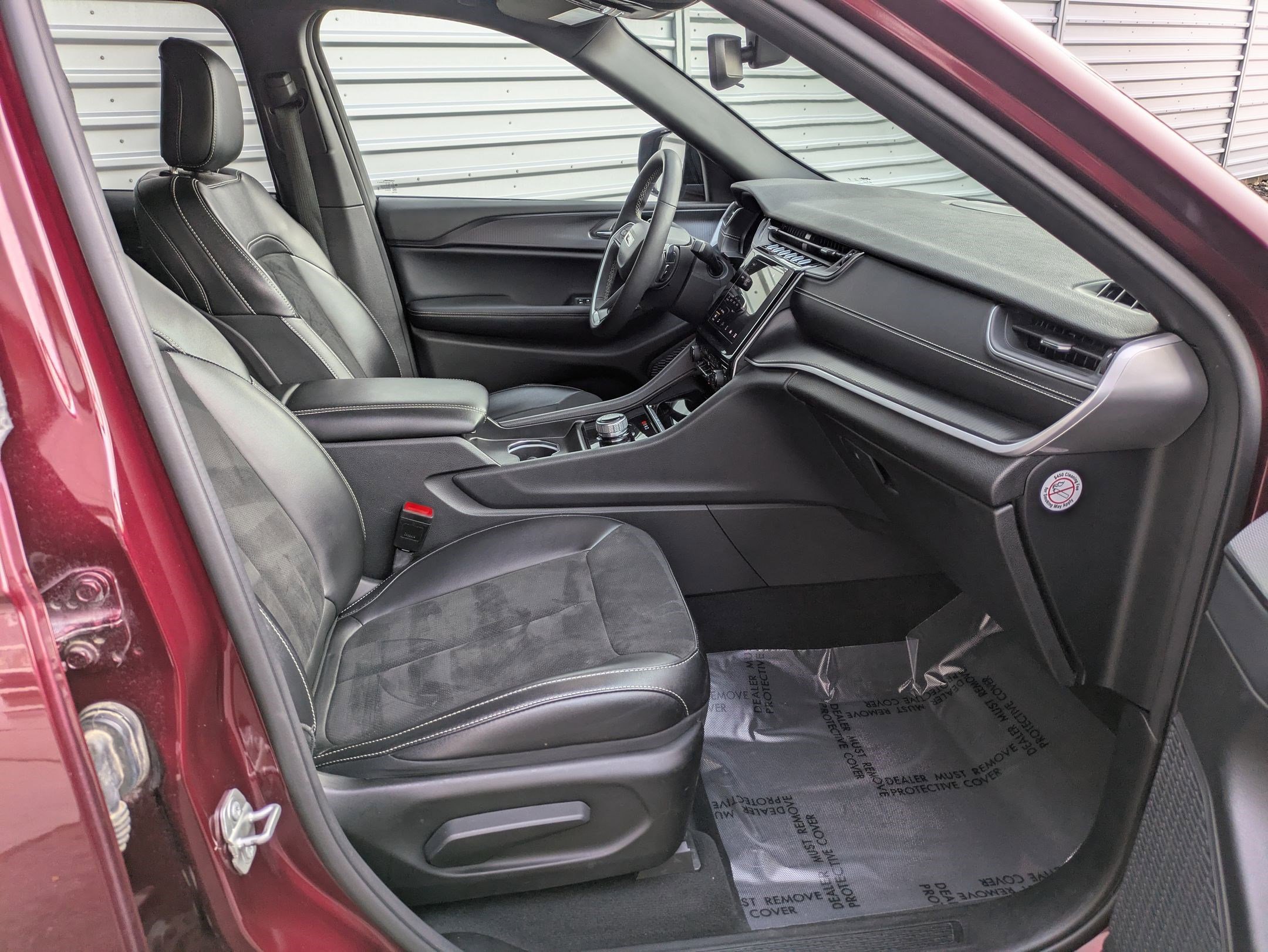 Used 2024 Jeep Grand Cherokee Altitude image 31