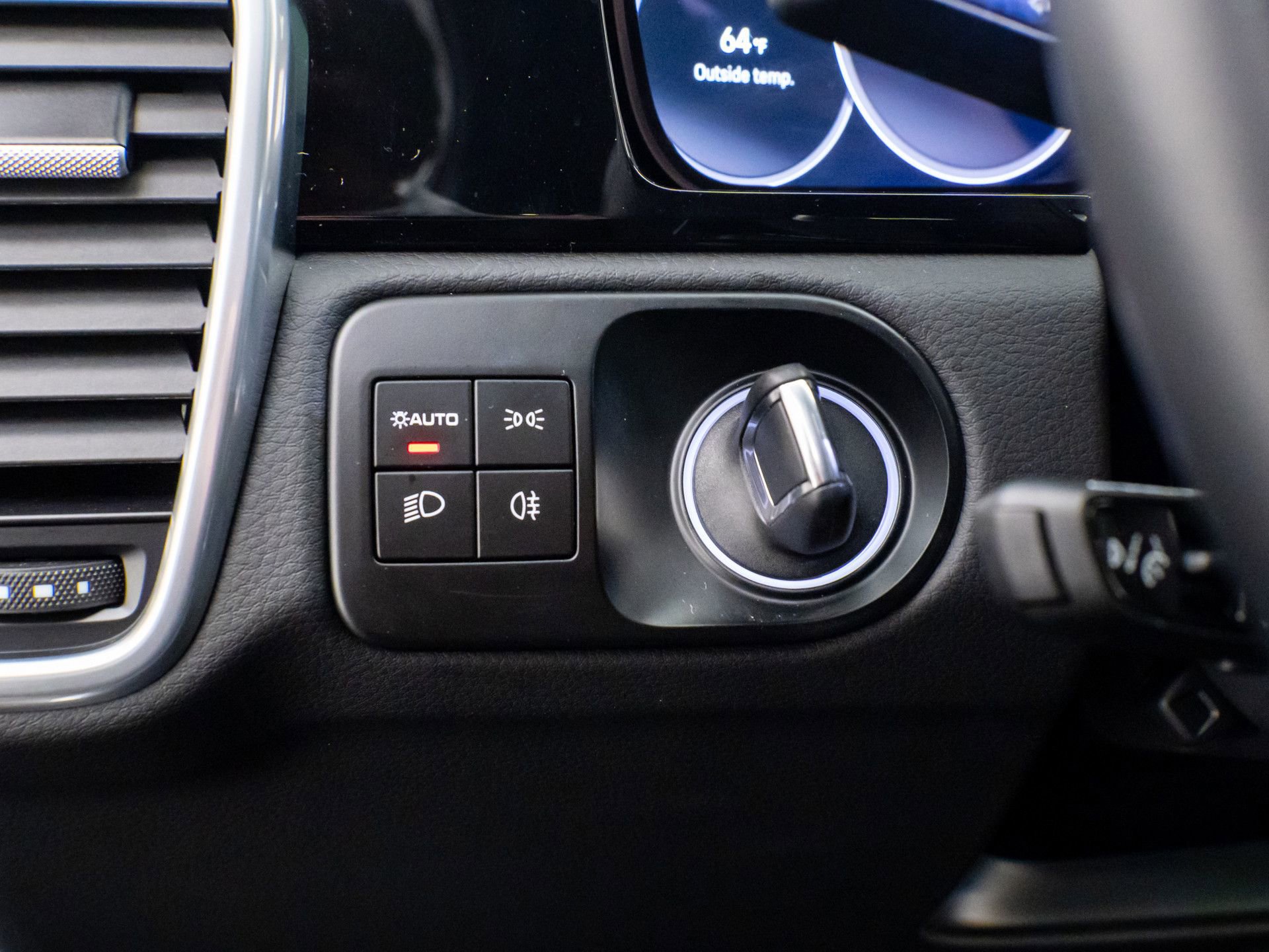 Certified 2022 Porsche Cayenne Platinum Edition image 20