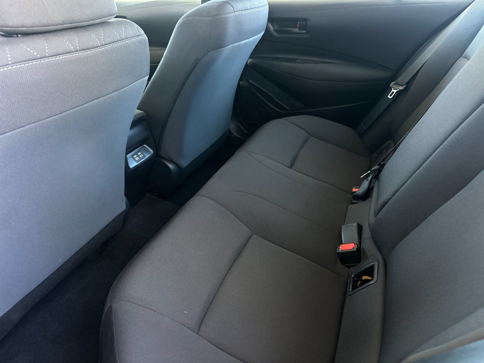 Used 2025 Toyota Corolla LE FWD image 11