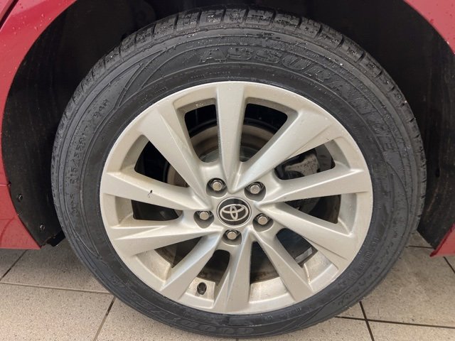 Used 2021 Toyota Camry LE image 11
