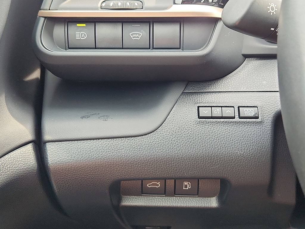 Certified 2023 Toyota Crown AWD/4WD image 28