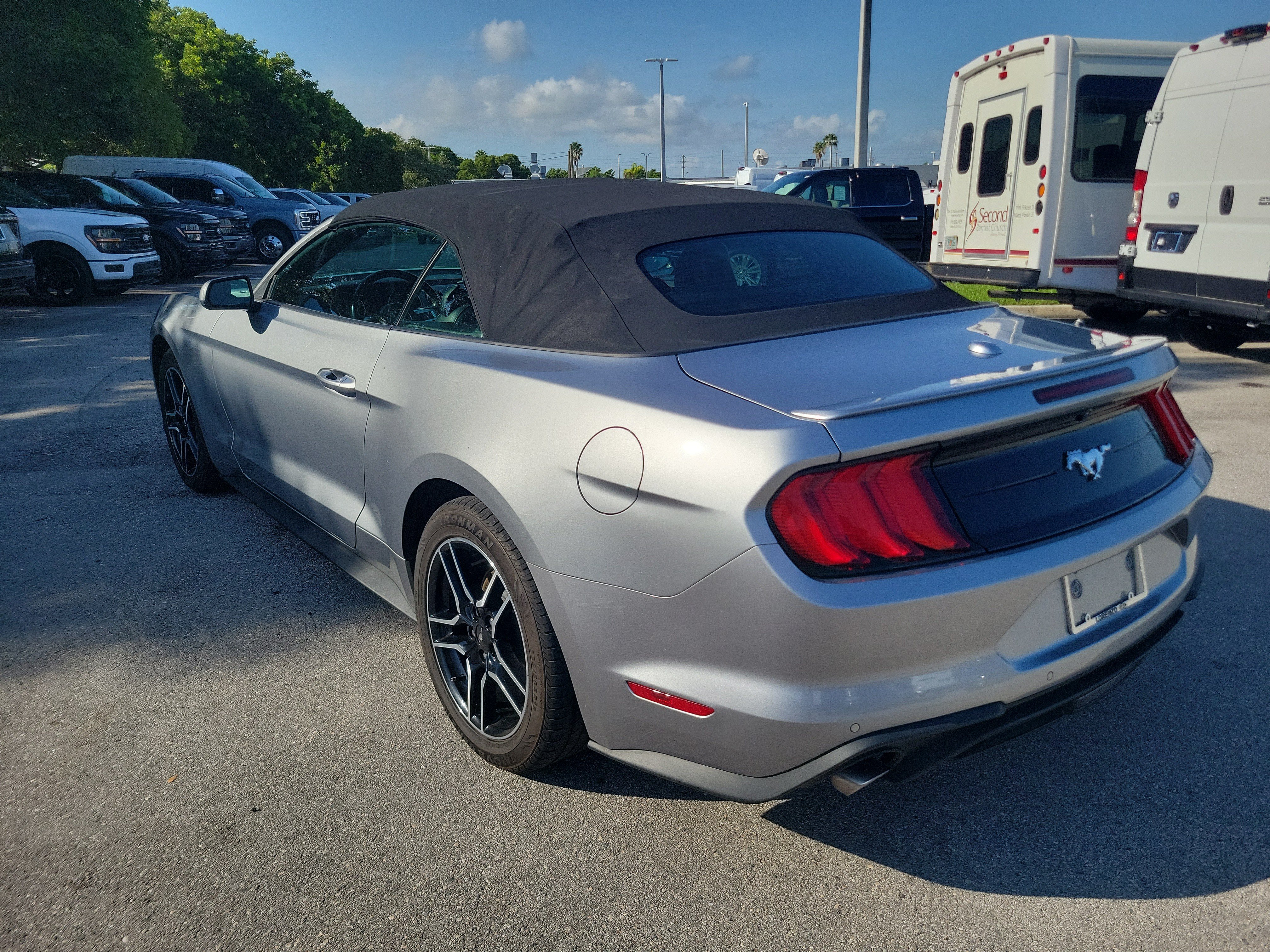 Used 2023 Ford Mustang Premium RWD image 7
