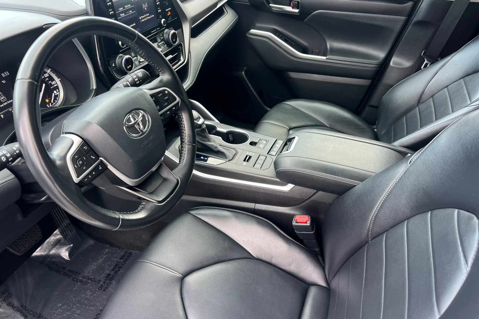 Certified 2022 Toyota Highlander XLE AWD/4WD image 10