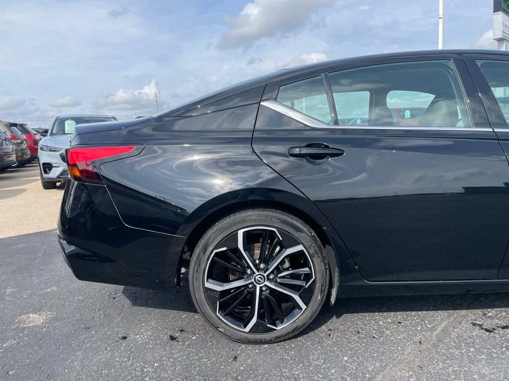 Used 2024 Nissan Altima 2.5 SR FWD image 27