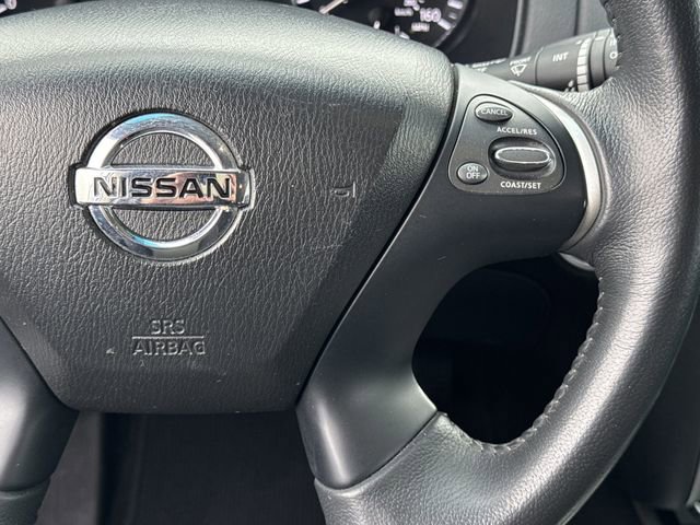 Used 2017 Nissan Pathfinder SV image 16