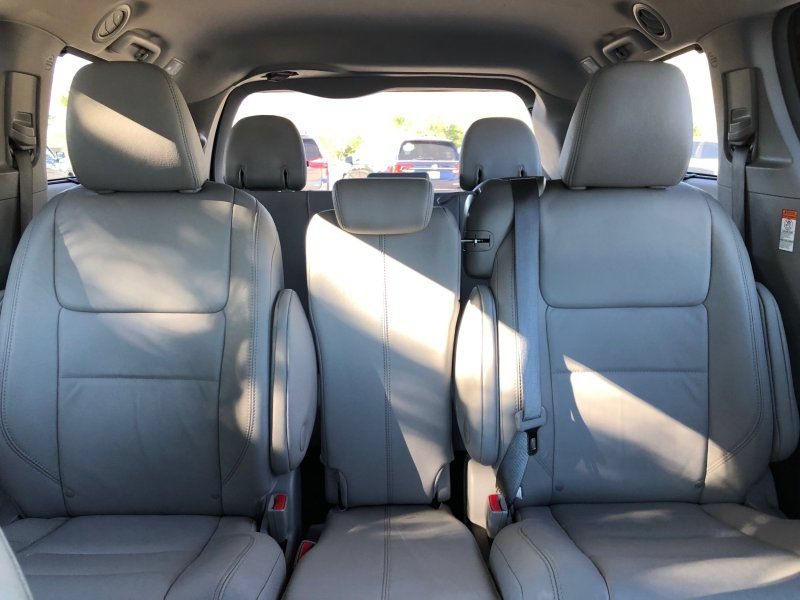Used 2015 Toyota Sienna XLE FWD image 26
