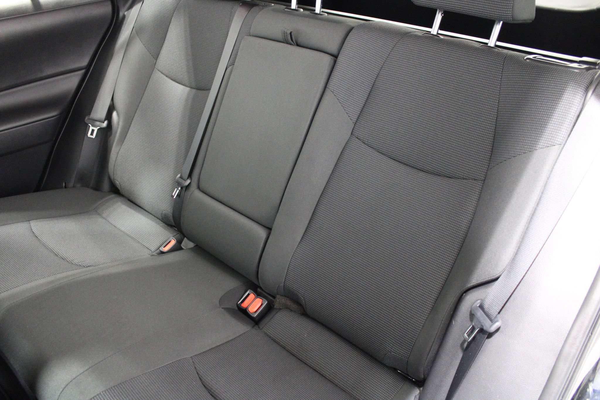 Used 2024 Toyota RAV4 LE AWD/4WD image 18