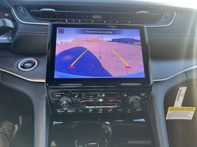 New 2025 Jeep Grand Cherokee Limited image 18