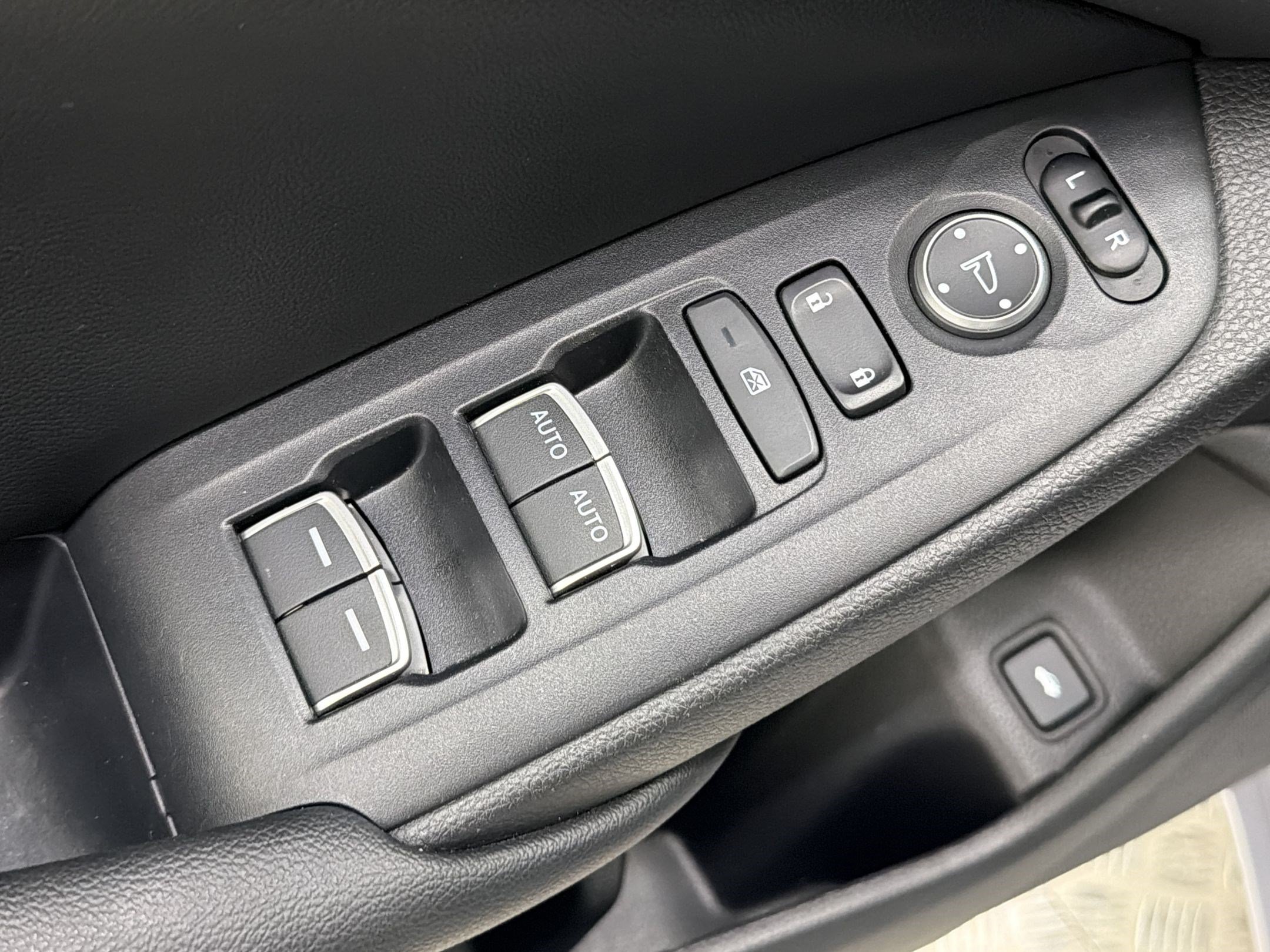 Used 2019 Honda Accord Sport image 15
