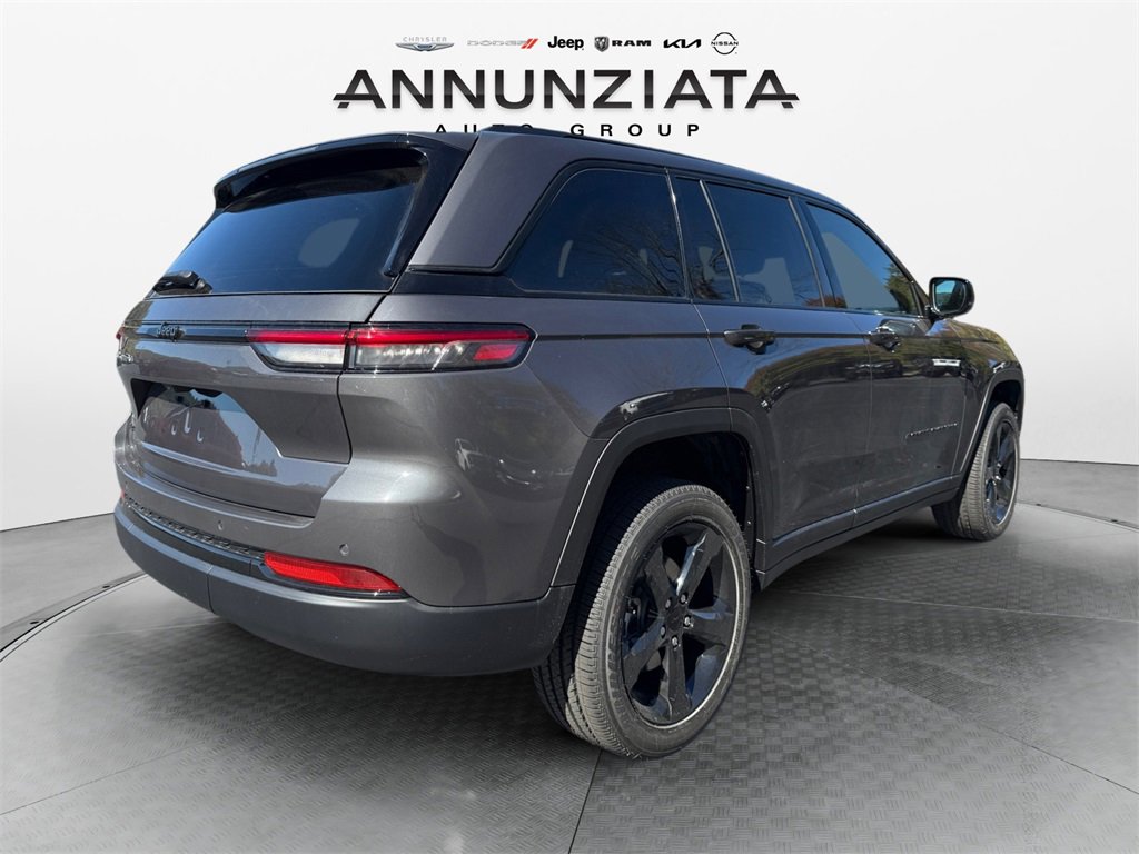 New 2025 Jeep Grand Cherokee Altitude image 5