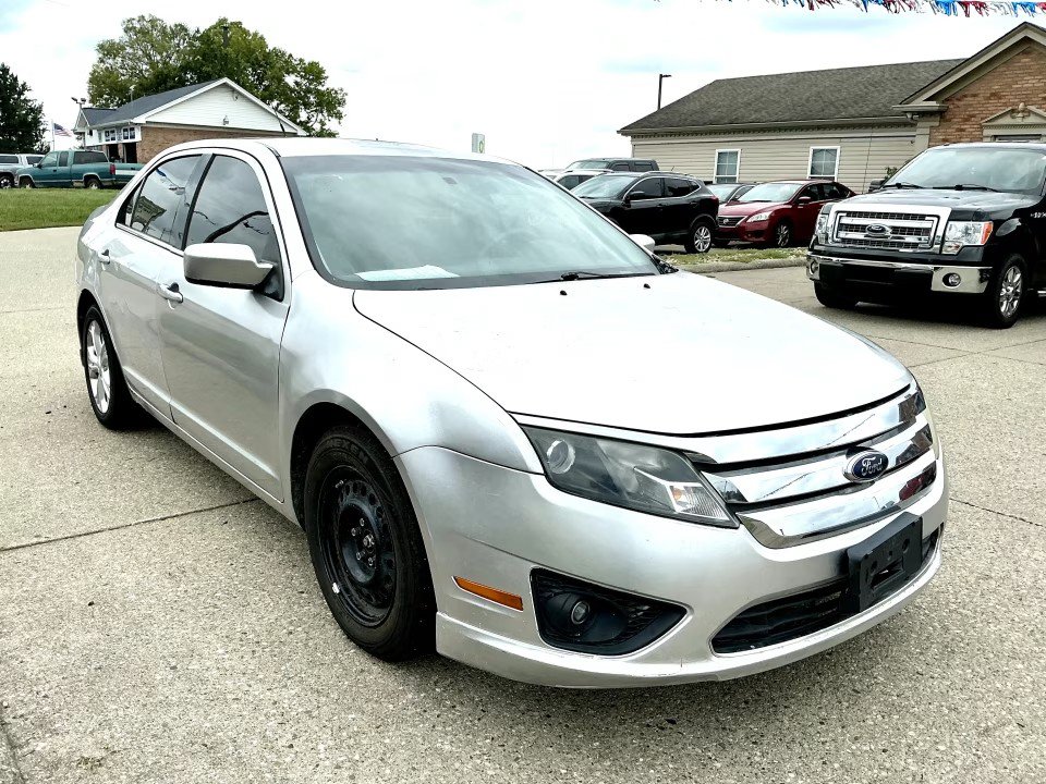 Used 2012 Ford Fusion SE FWD image 3