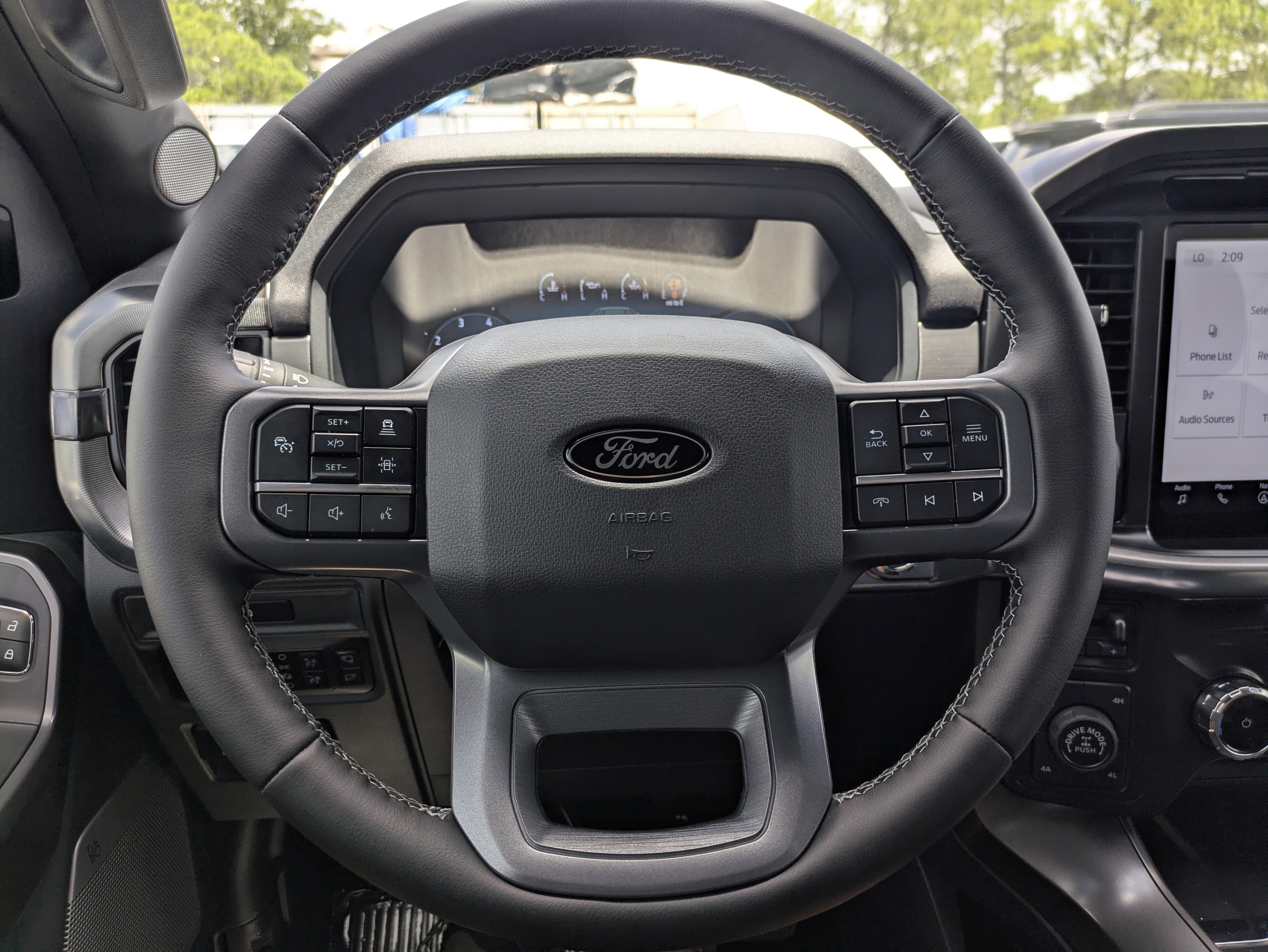 New 2025 Ford F150 Lariat w/ Equipment Group 501A Mid image 34