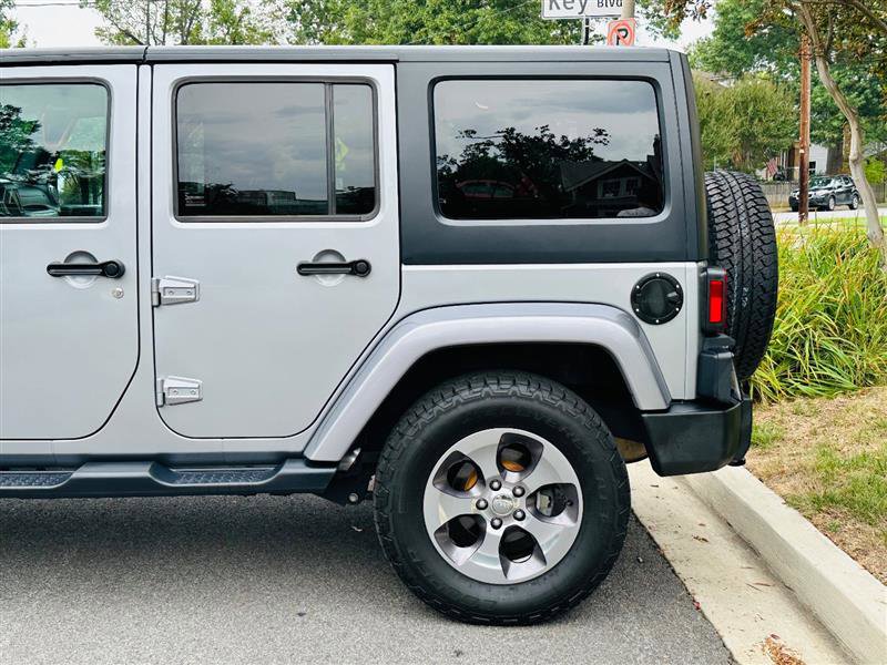 Used 2018 Jeep Wrangler Unlimited Sahara w/ Connectivity Group image 11