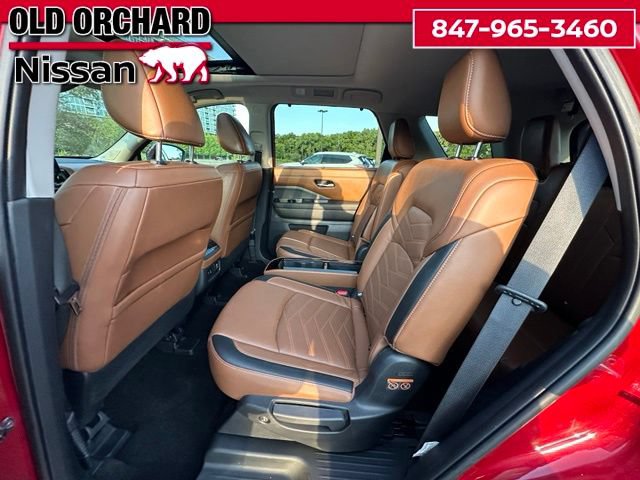 Used 2023 Nissan Pathfinder Platinum AWD/4WD image 14