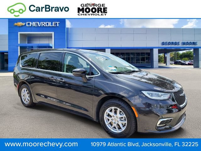 Used 2023 Chrysler Pacifica Touring-L