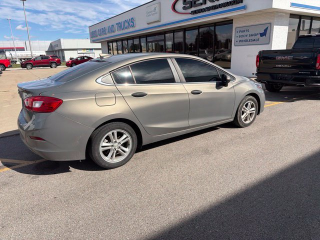 Used 2017 Chevrolet Cruze LT w/ Convenience Package FWD image 5