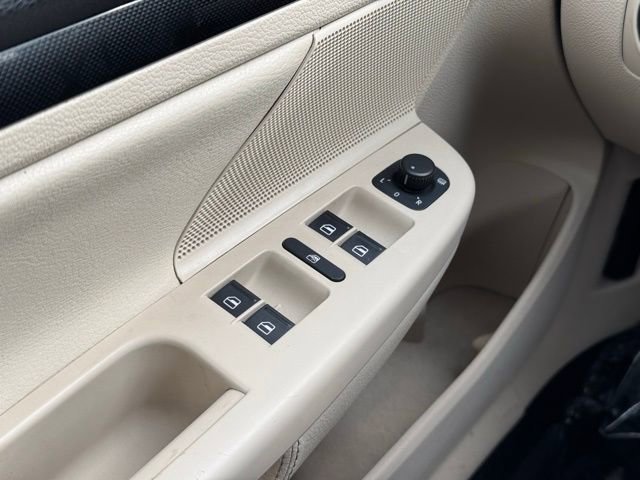 Used 2011 Volkswagen Jetta TDI FWD image 29