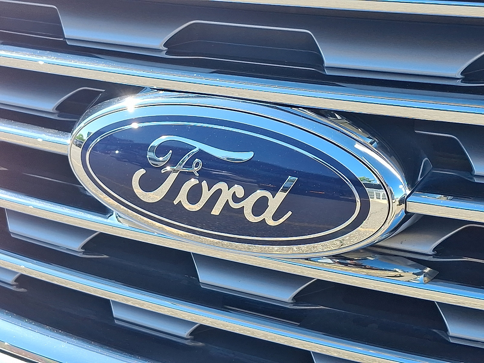 Used 2020 Ford Edge SE AWD/4WD image 4