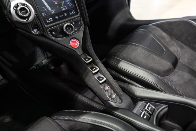 Used 2020 McLaren 720S Spider RWD image 16