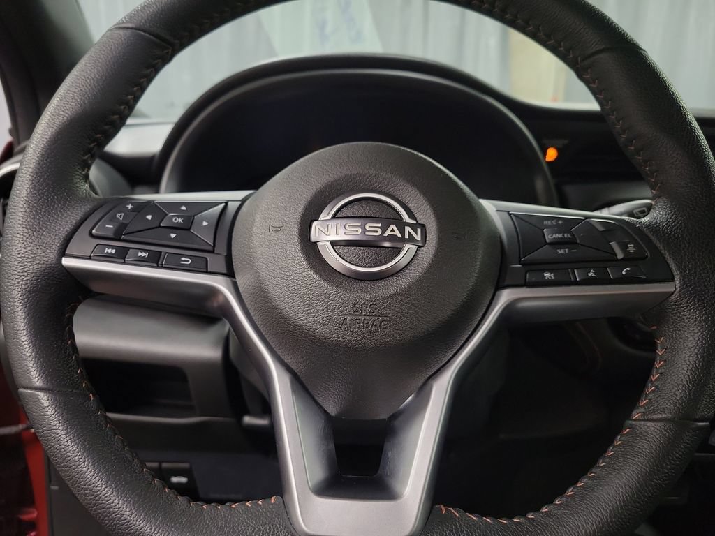 Used 2022 Nissan Kicks SR w/ Interior Electronics Package FWD image 17