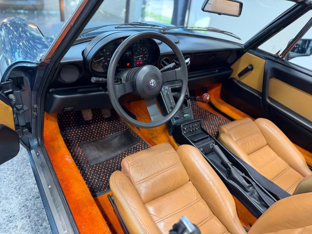 Used 1988 Alfa Romeo Spider Veloce RWD image 19