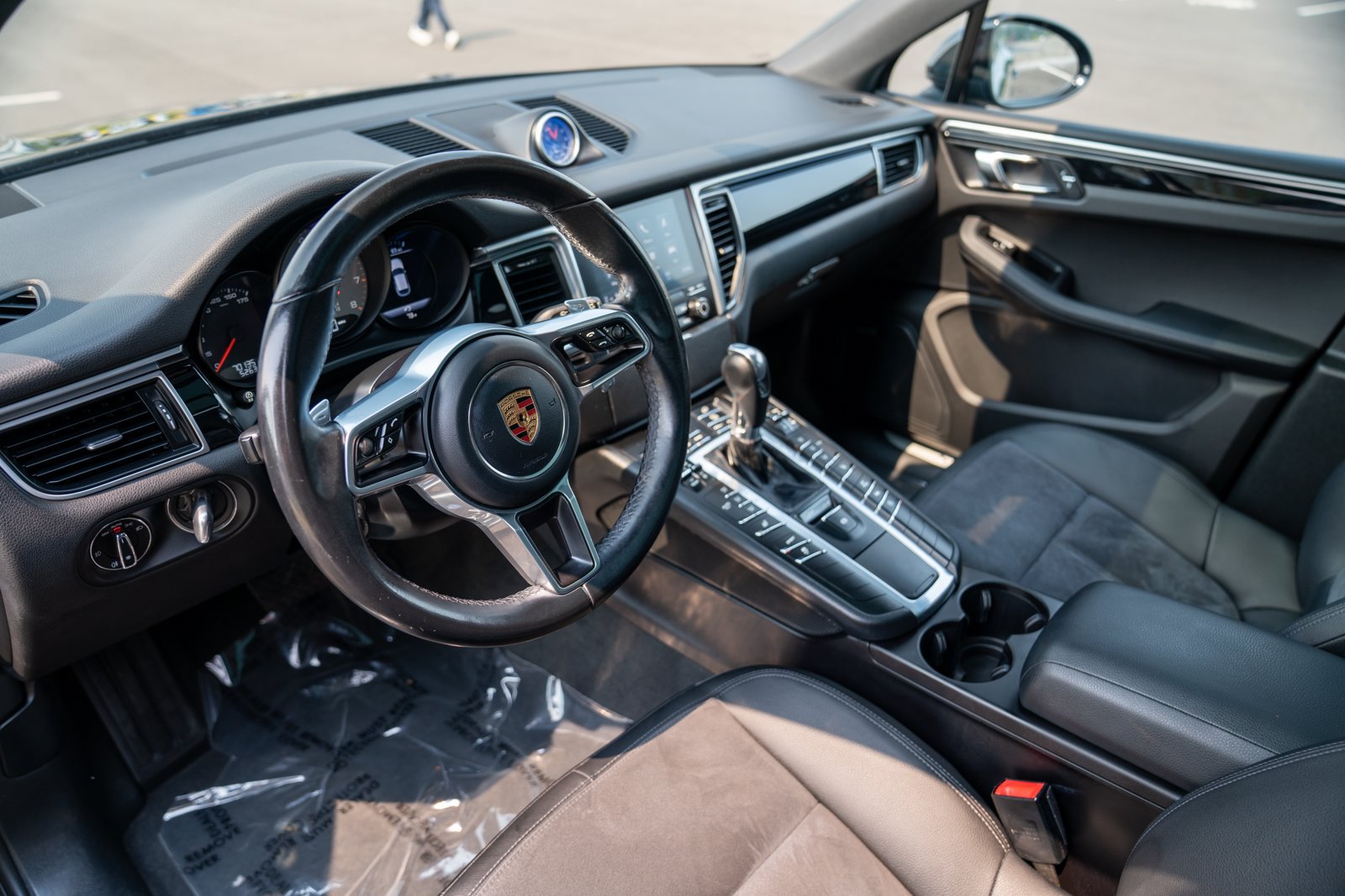 Used 2017 Porsche Macan S AWD/4WD image 4