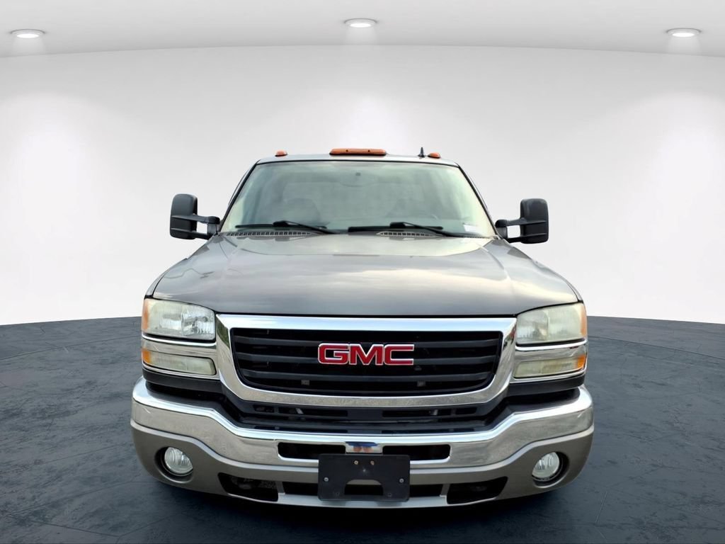 Used 2007 GMC Sierra 3500 SLT w/ Heavy-Duty Power Package AWD/4WD image 3
