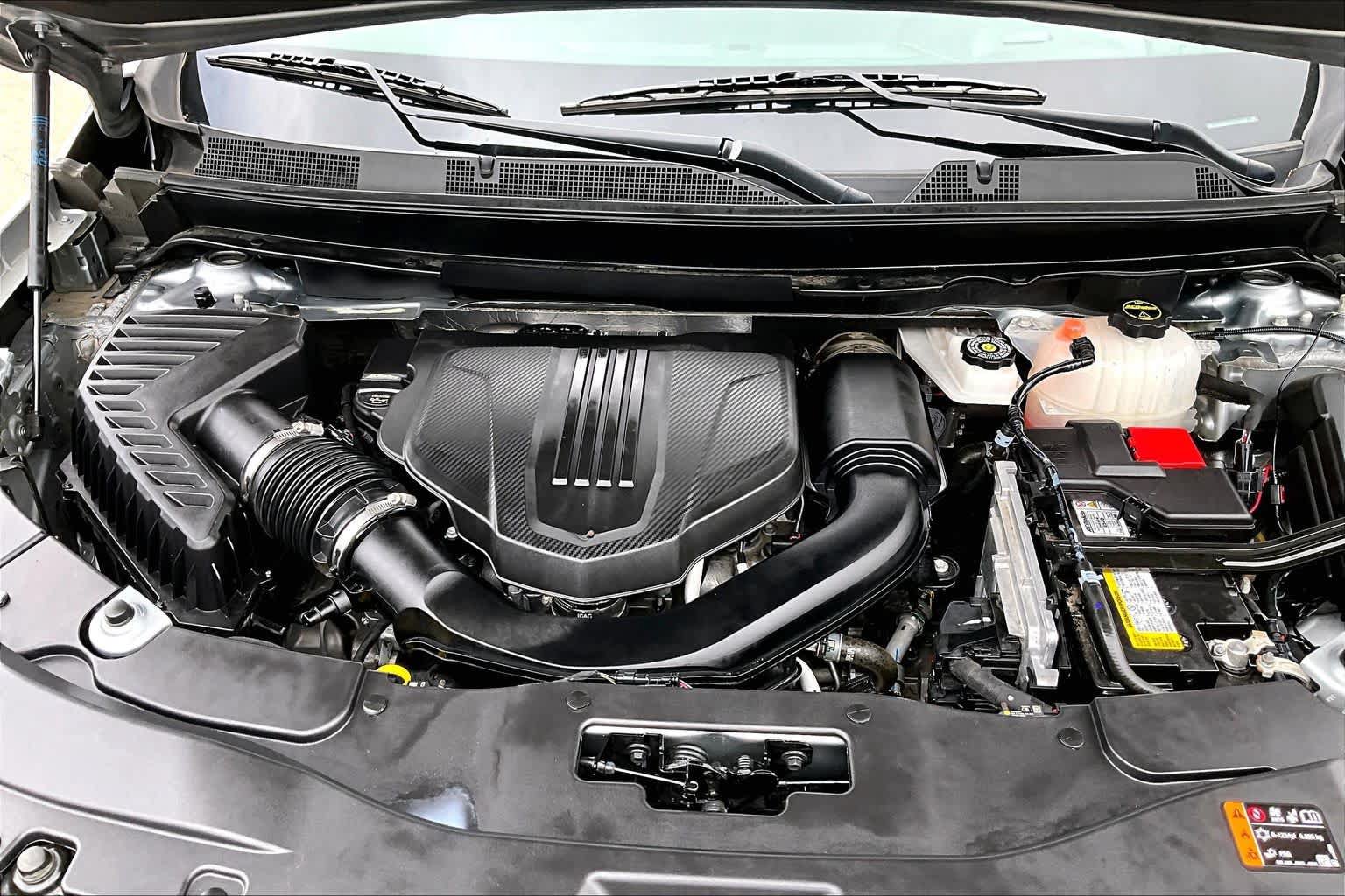 Used 2025 Chevrolet Traverse LT w/ Midnight/Sport Edition FWD image 32