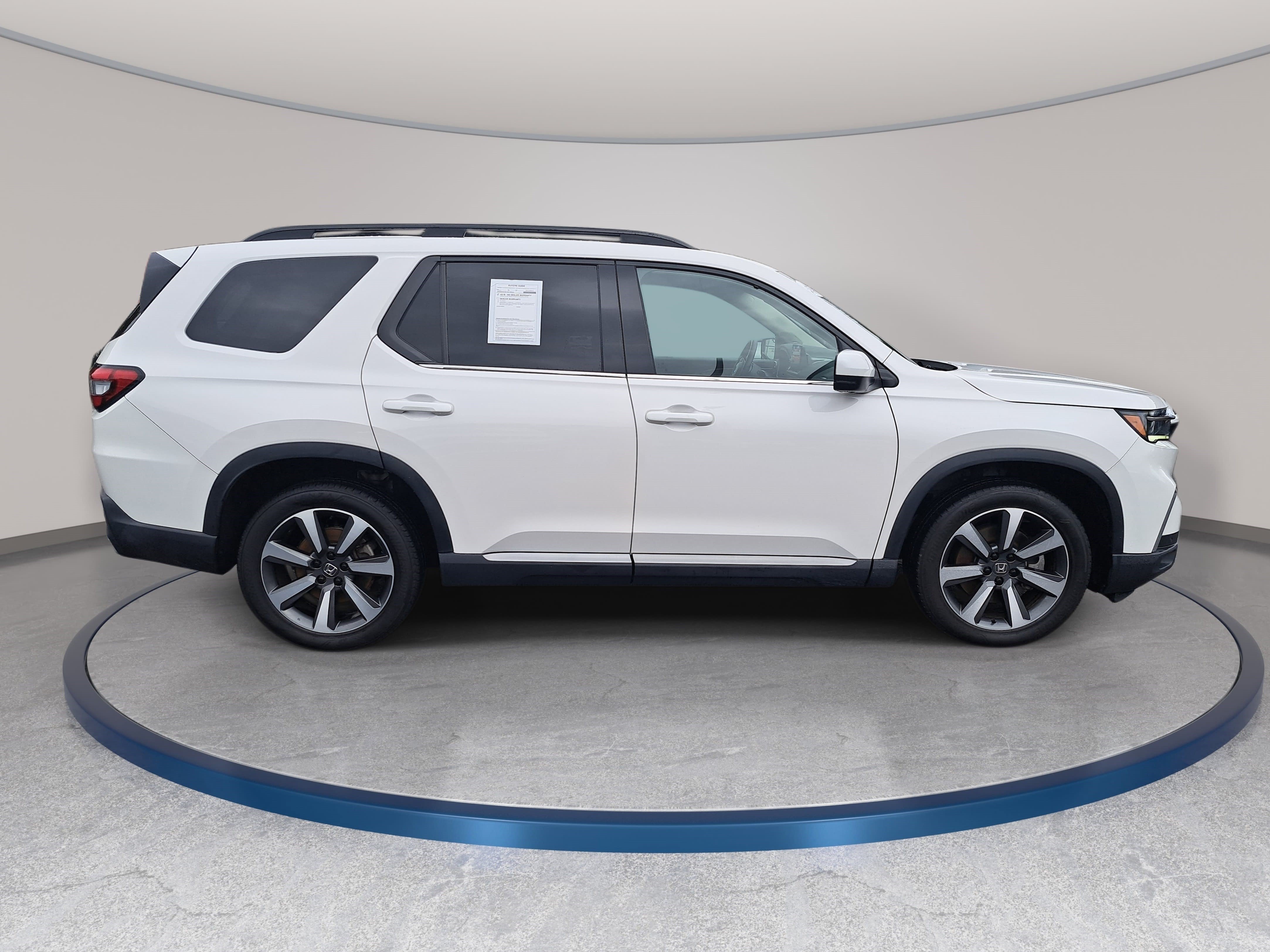 Used 2024 Honda Pilot Elite image 4