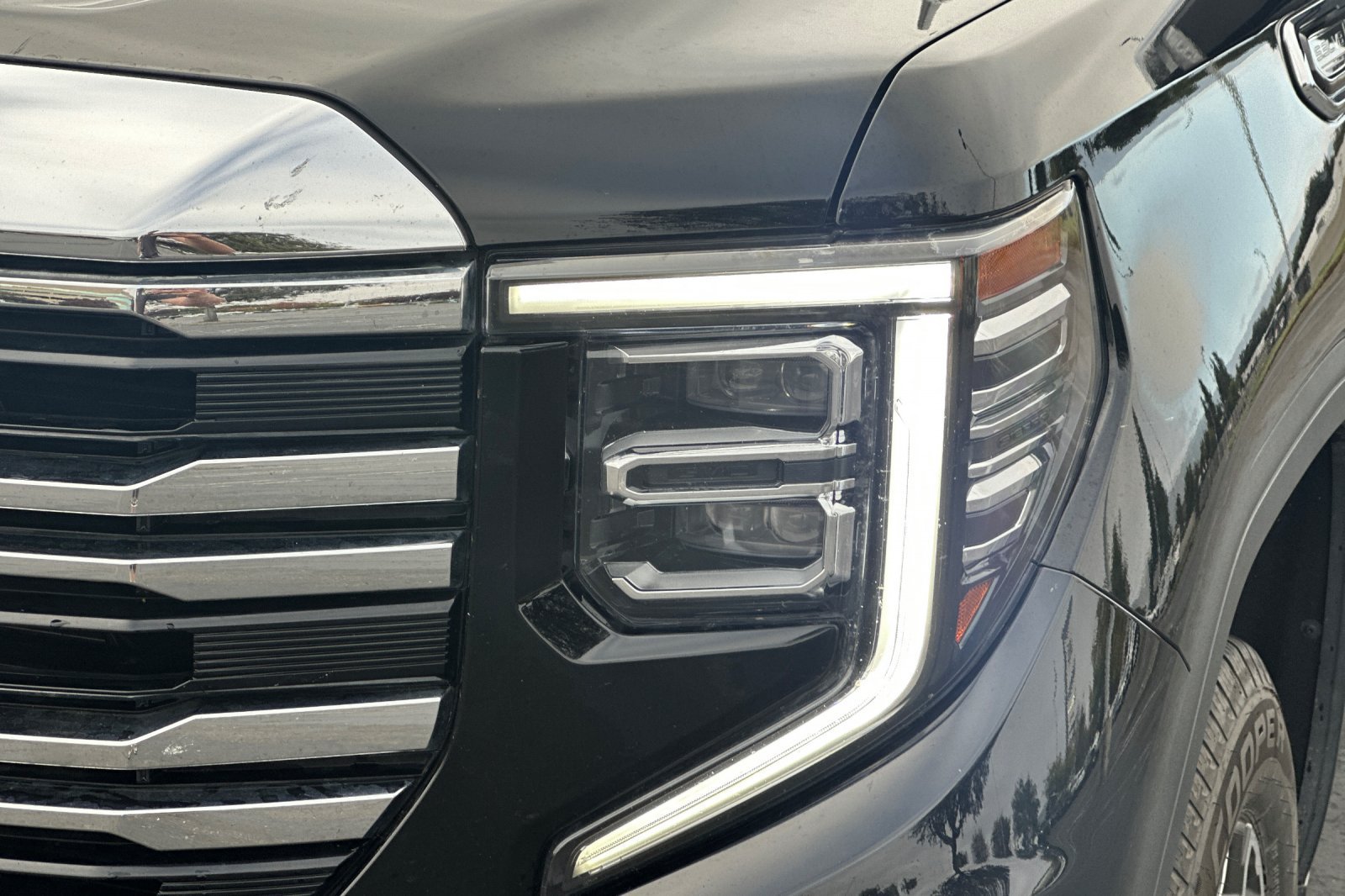 Used 2025 GMC Sierra 1500 SLT AWD/4WD image 50