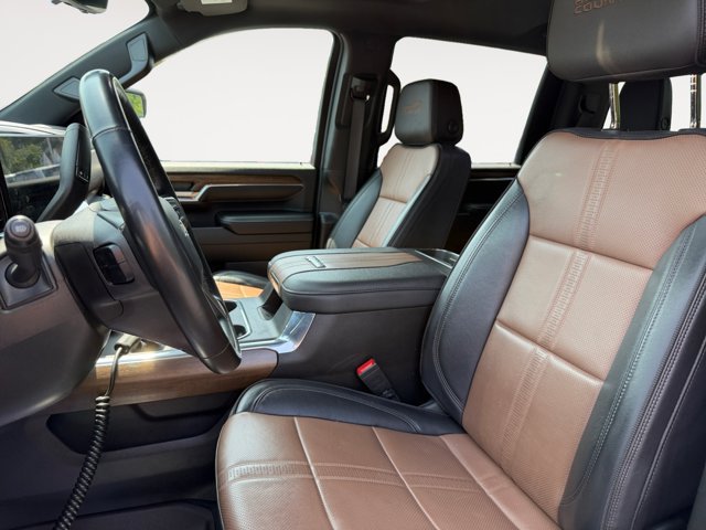 Used 2024 Chevrolet Silverado 2500 High Country w/ High Country Premium Package AWD/4WD image 9