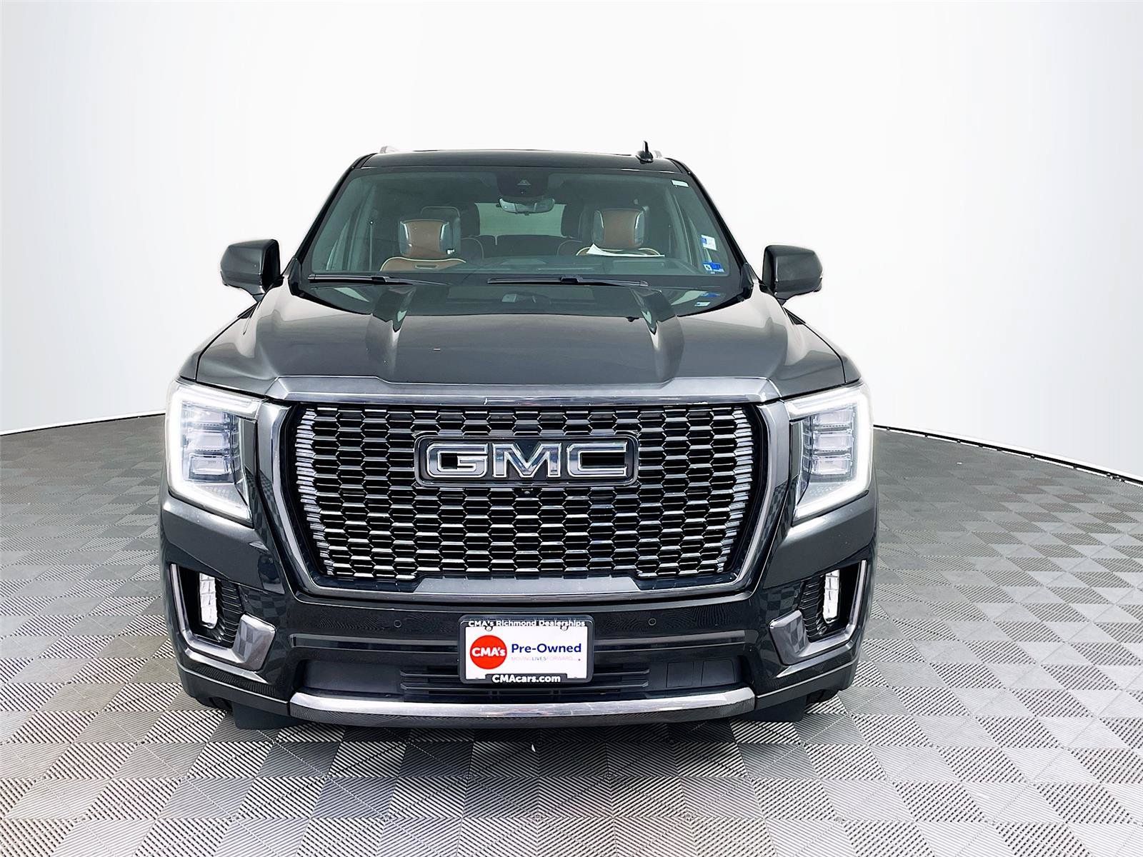 Used 2024 GMC Yukon Denali Ultimate AWD/4WD image 2