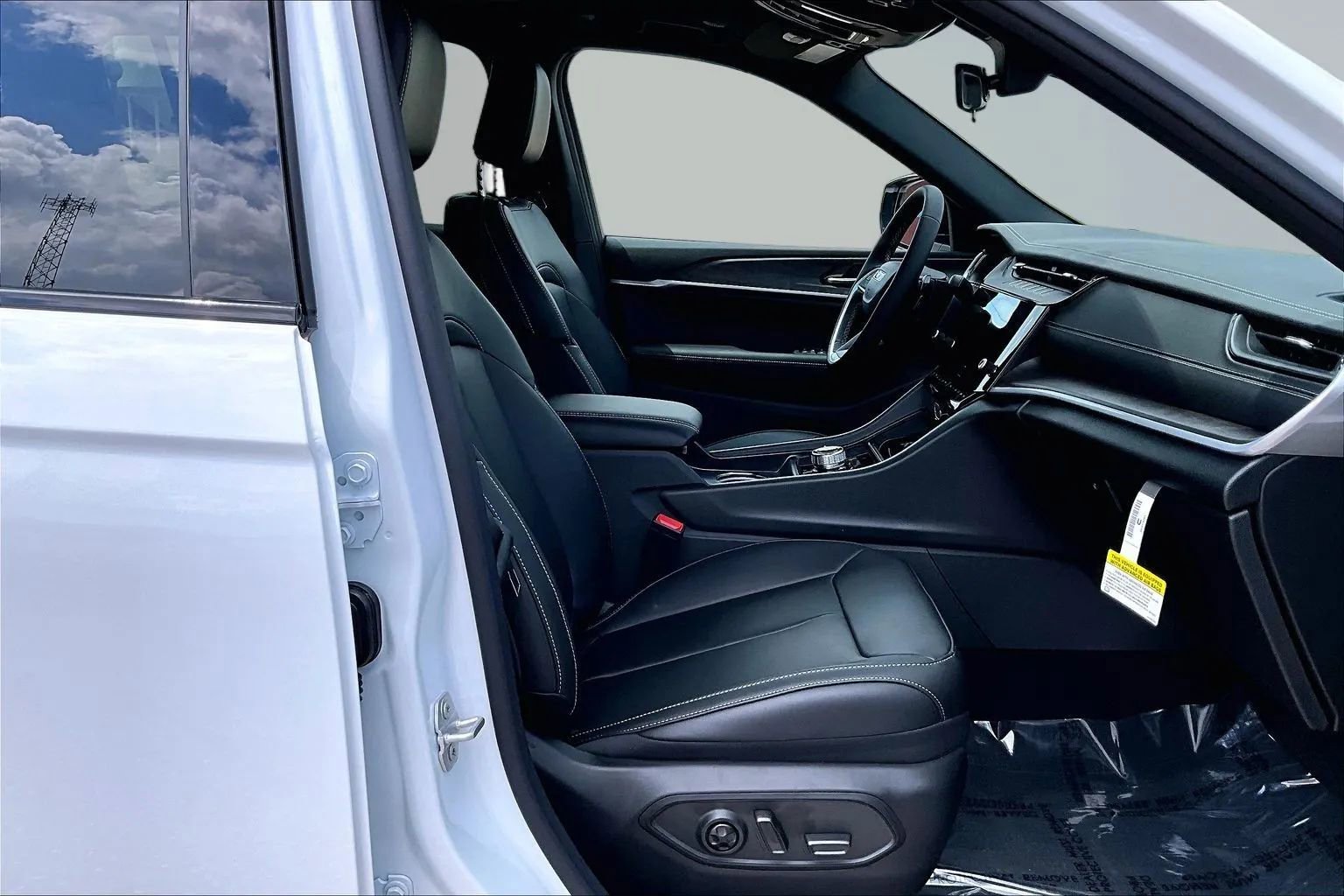 New 2026 Jeep Grand Cherokee L Limited AWD/4WD image 11