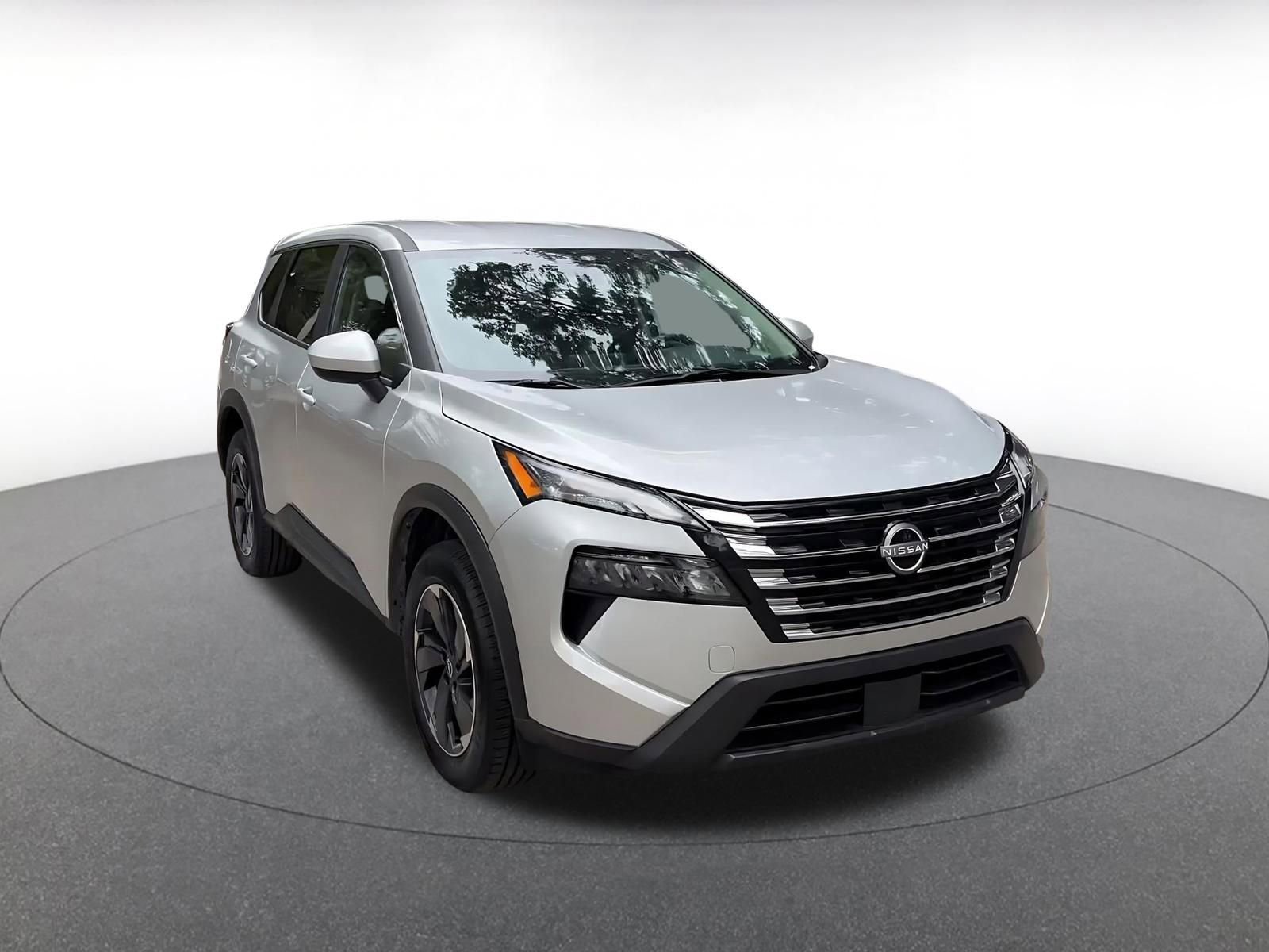 Used 2025 Nissan Rogue SV FWD image 3