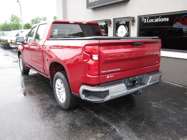 Used 2020 Chevrolet Silverado 1500 LT w/ LT Value Package AWD/4WD image 3