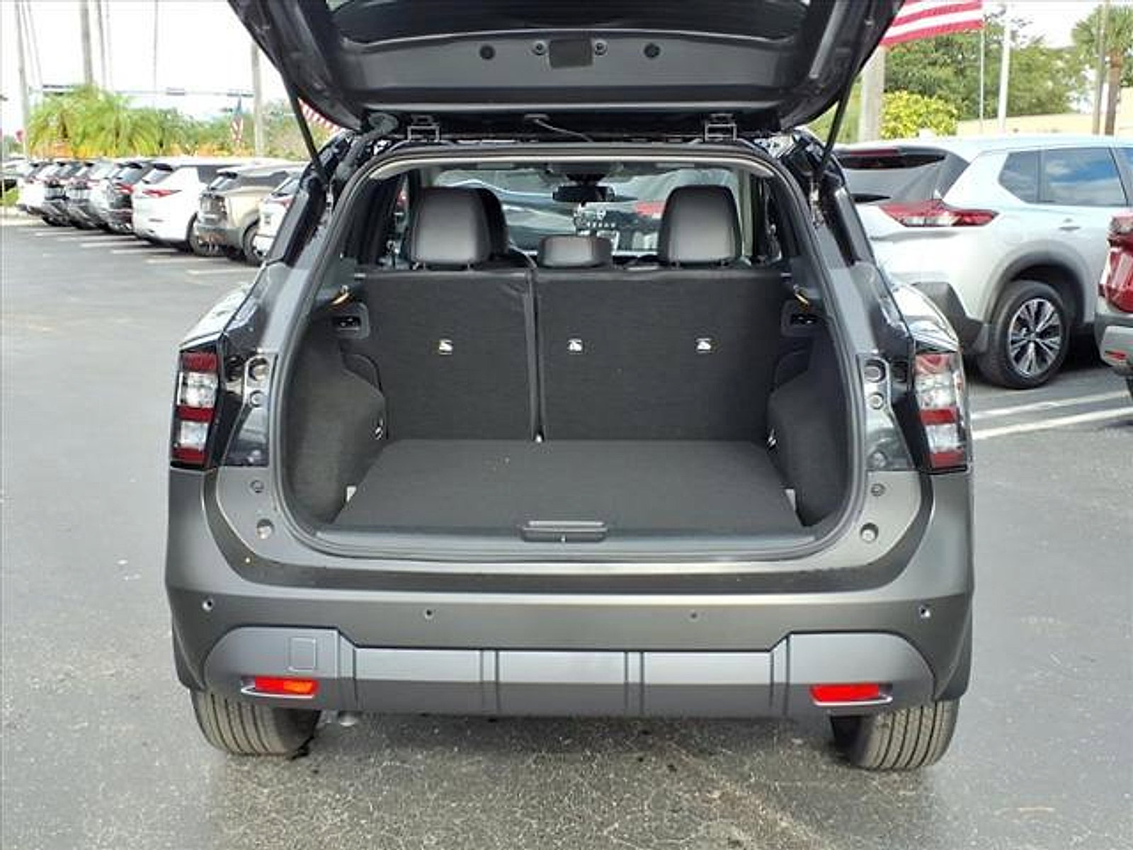 Used 2025 Nissan Kicks SR image 33