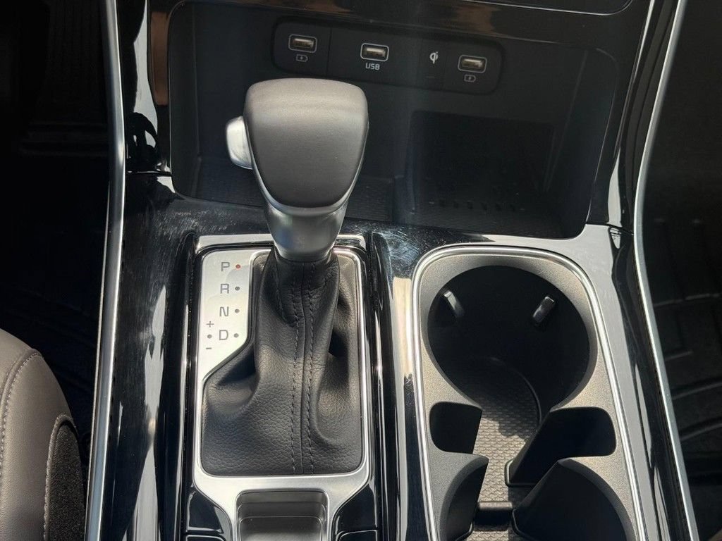 Used 2024 Kia Carnival SX FWD image 23