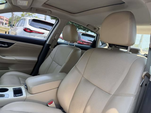 Used 2017 Nissan Altima 2.5 SL w/ 2.5 Technology Package FWD image 9