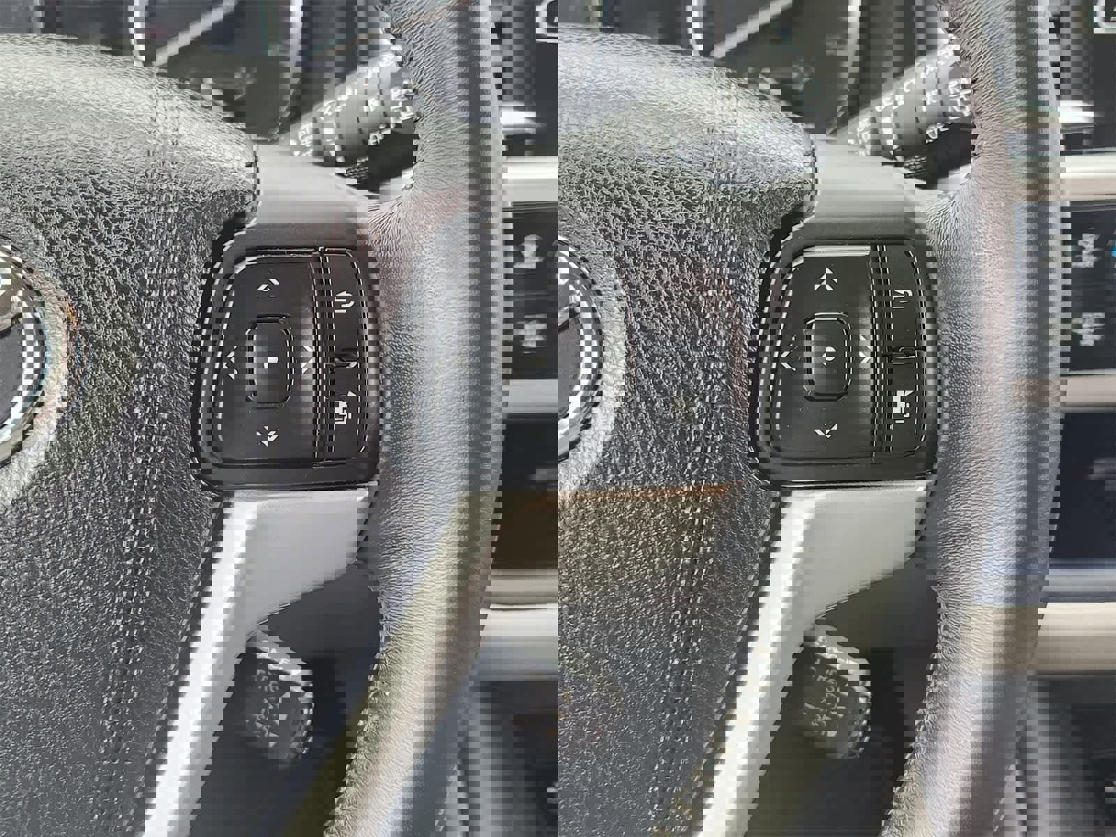 Used 2016 Toyota Highlander XLE image 29