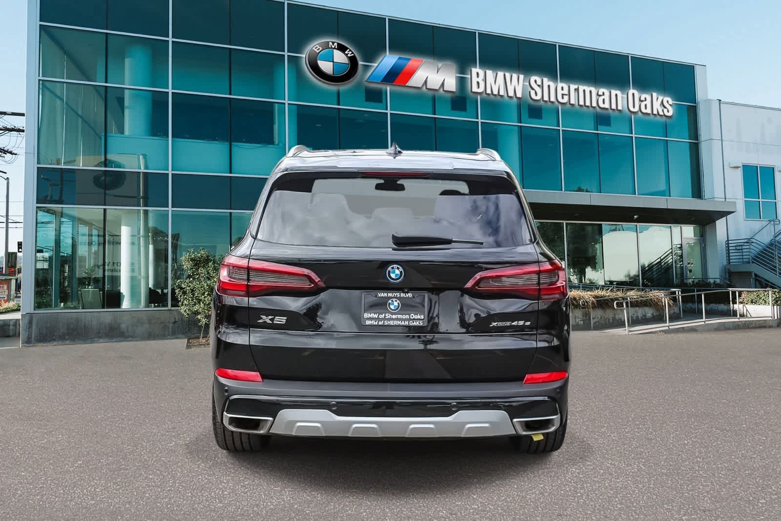 Certified 2023 BMW X5 xDrive45e w/ Parking Assistance Package AWD/4WD image 5