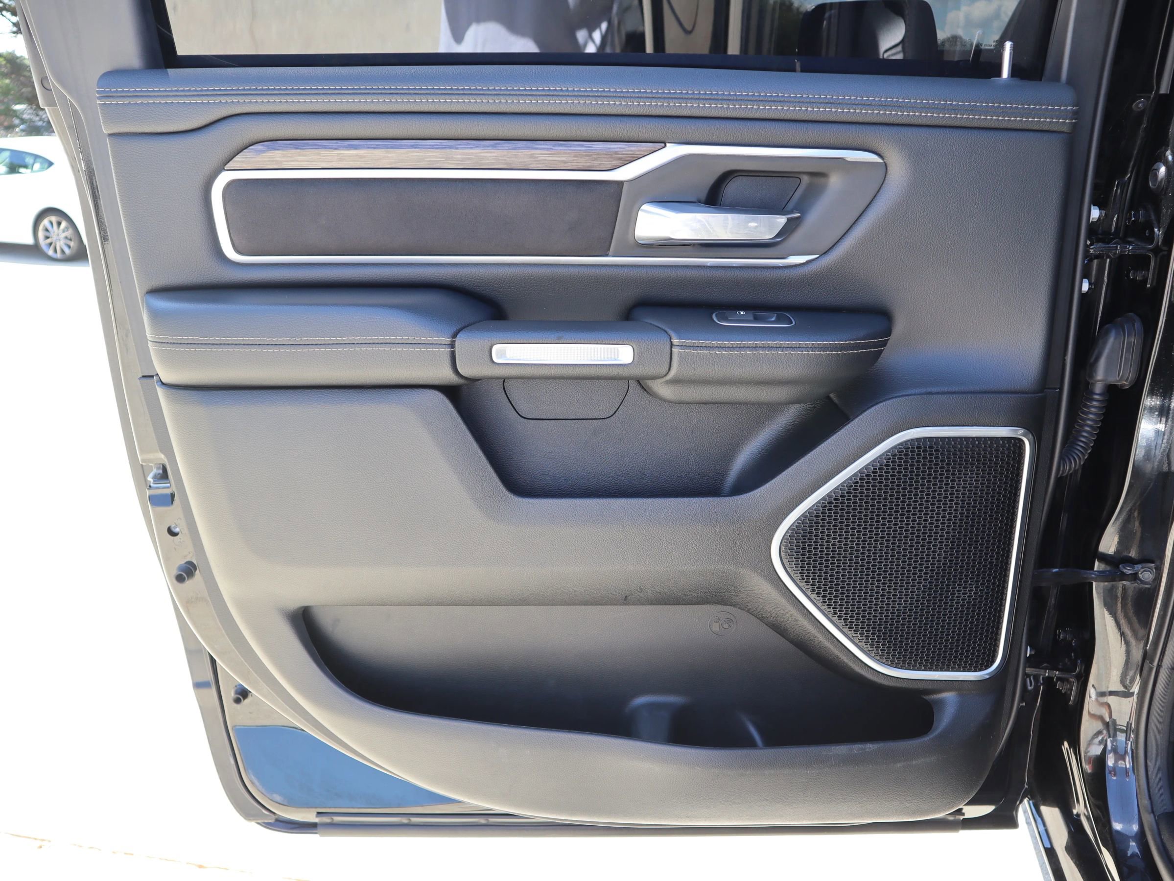 Used 2020 RAM 1500 Laramie image 30